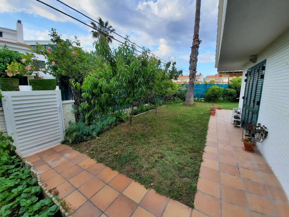Ferienwohnung Cosy House With Garden Infront Of The Sea Creixell Exterior foto