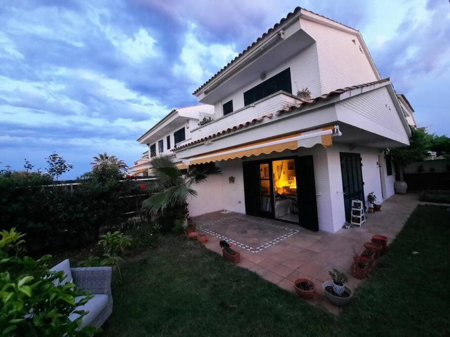 Ferienwohnung Cosy House With Garden Infront Of The Sea Creixell Exterior foto