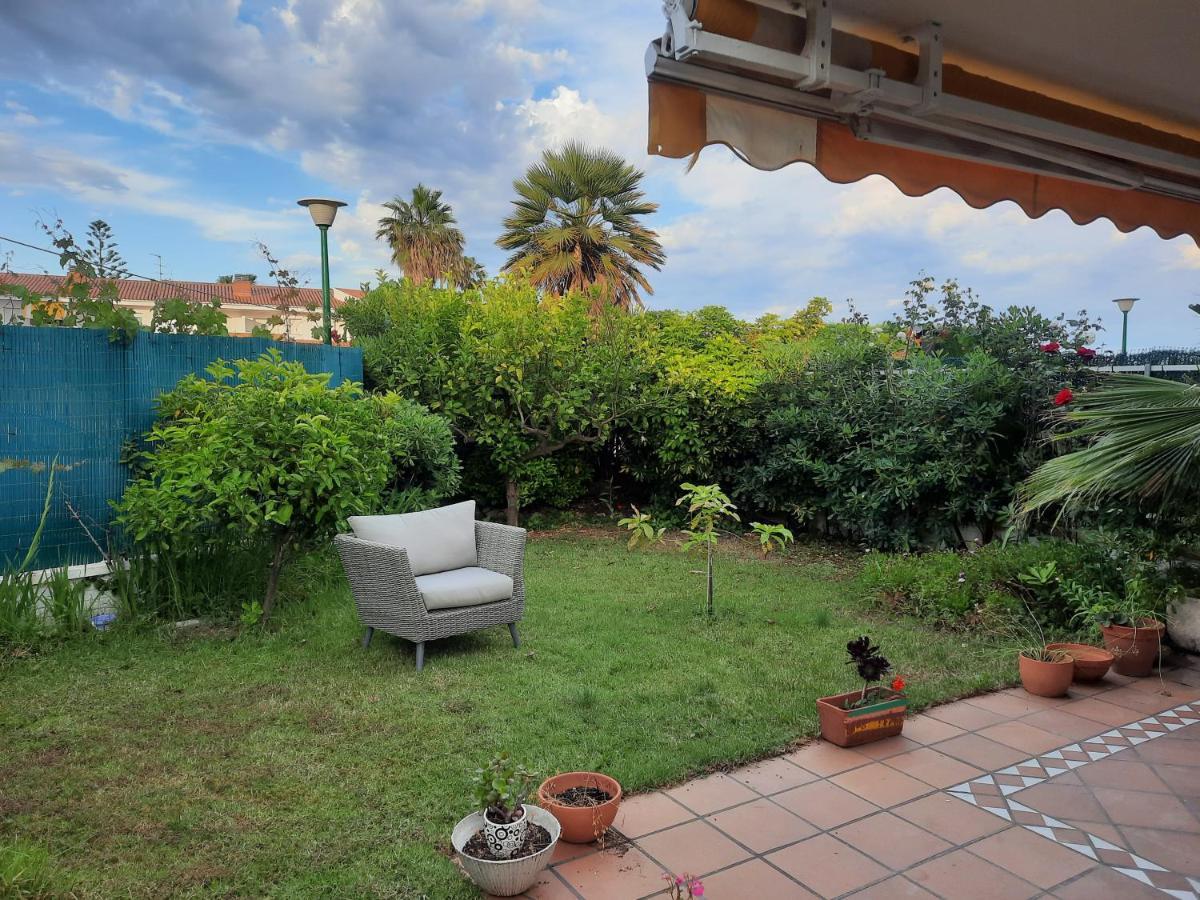 Ferienwohnung Cosy House With Garden Infront Of The Sea Creixell Exterior foto